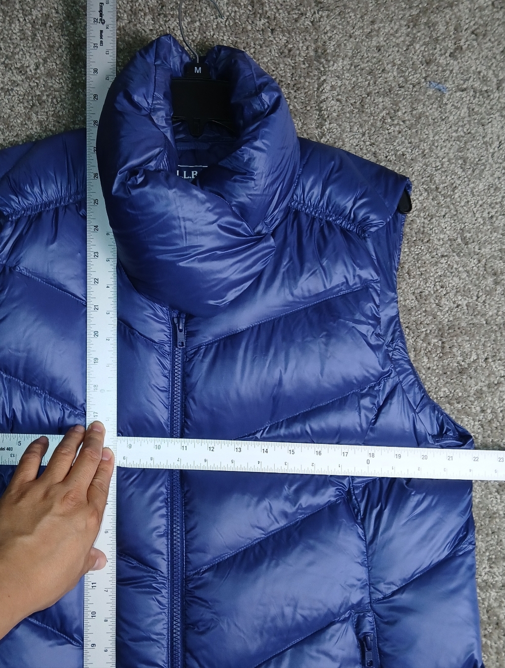 L.L. Bean Downtek Women's Puffer‎ Vest in Deep Blue - Large - Picture 9 of 9